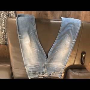 Meet your Posher, Tom